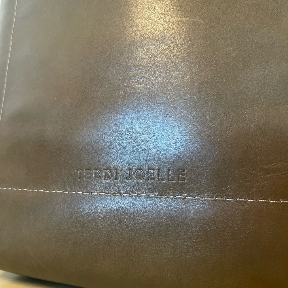 Teddi Joelle Essential Olive Leather Tote Bag - Picture 2 of 7